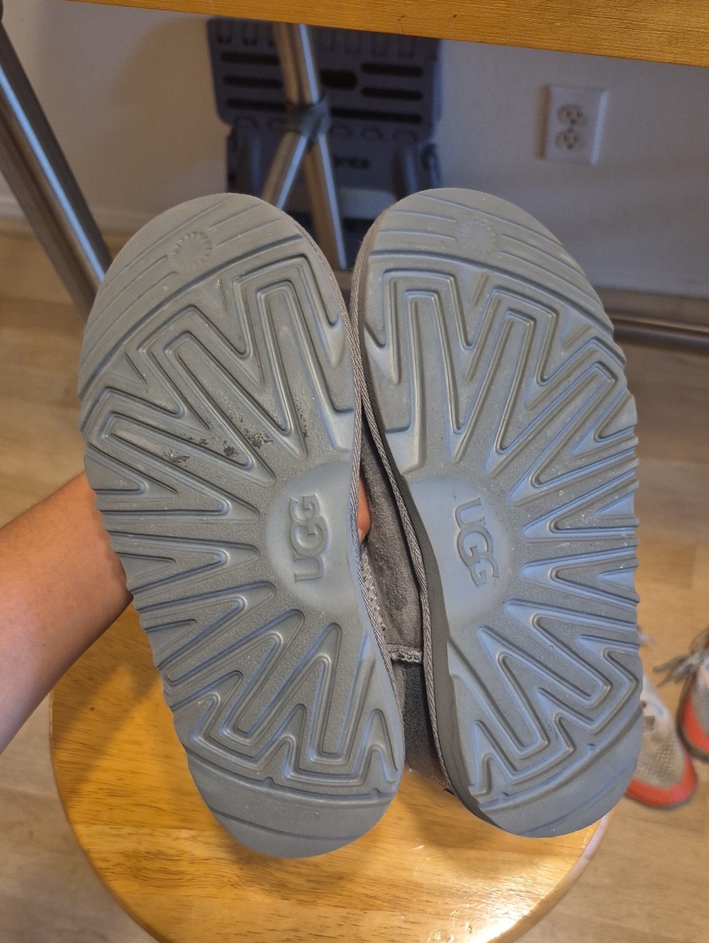 Ugg Gray With Shiny Back Suede Leather Boots - Picture 8 of 12